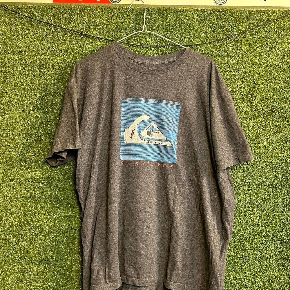 Quiksilver Men's Grey T-shirt